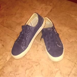 Taos brand size 9 navy blue lace up women's shoes